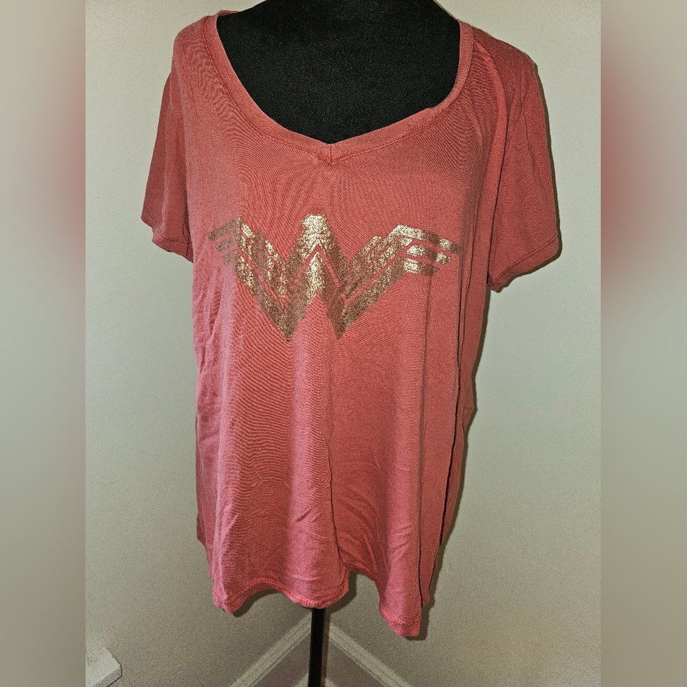 DC Comics Wonder Women shirt 2XL